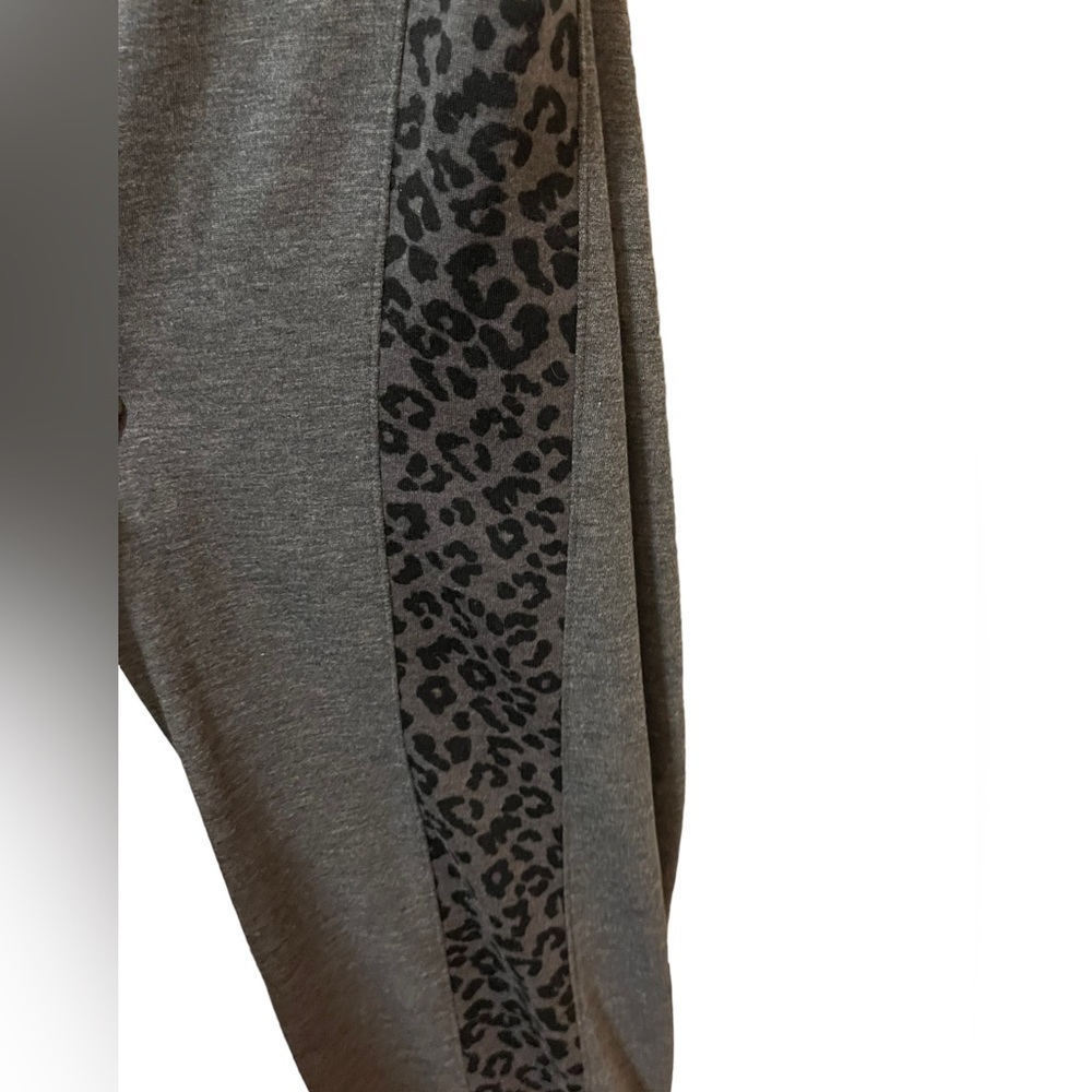 Splendid - Grey / leopard print - lounge set - size Large - Picture 5 of 8